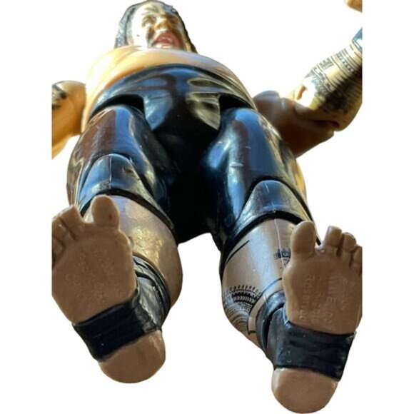 2004 WWE Umaga Jakks Adrenaline 22 Wrestling Action Figure 7" - Picture 3 of 3